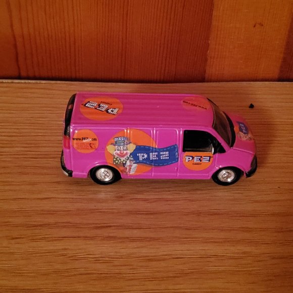 2000 Johnny Lightening Pez 2000 GMC 2500 - Picture 2 of 5